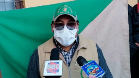 Santos Quispe sugiere hacer 50 mil adobes como castigo