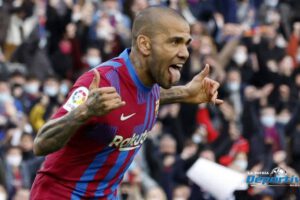 Dani Alves a sus 38 años sigue dando mucho que hablar en el Barcelona