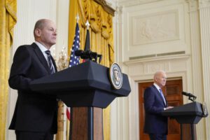 Biden bloquea gasoducto tras reunión con Olaf Scholz