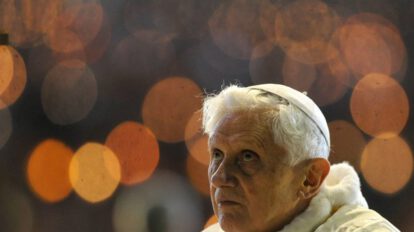 Benedicto XVI pide perdón por abusos del clero