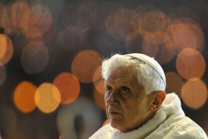 Benedicto XVI pide perdón por abusos del clero