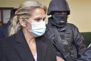 Jeanine Áñez afirma que pretenden borrar de la historia del fraude de Evo Morales