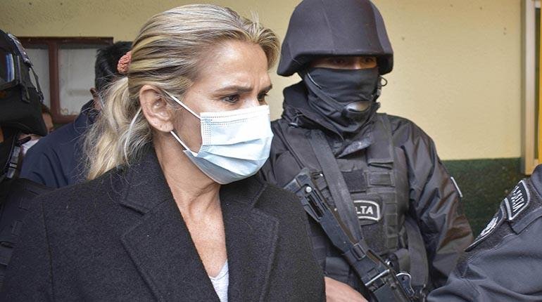 Jeanine Áñez afirma que pretenden borrar de la historia del fraude de Evo Morales
