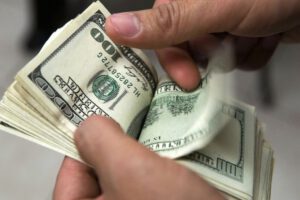 Remesas de bolivianos en el exterior alcanzaron un récord histórico en 2021