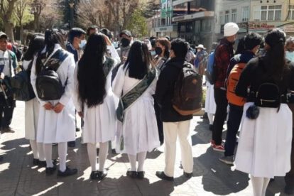 Clases presenciales y semipresenciales en Bolivia