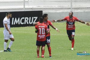 Universitario de Sucre en su retorno al fútbol profesional