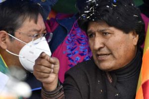 Morales denuncia conspiración de la DEA