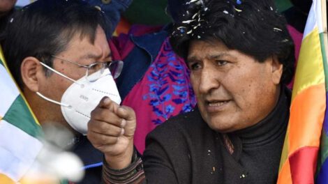 Morales denuncia conspiración de la DEA