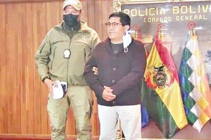 Rafael Alcón en presentación por el Ministerio de Gobierno