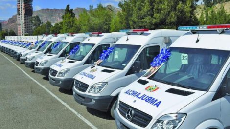 Bloqueos en Potosí por la suspensión del gobernador Mamani