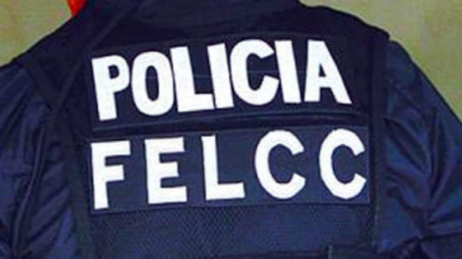 Aprehenden a cinco policías por intentar realizar un volteo de droga en Copacabana