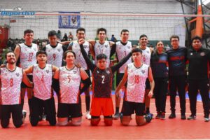 Integrantes del Plantel de Nimbles clasificado a la Liga Superior del Voleibol Boliviano