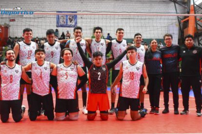 Integrantes del Plantel de Nimbles clasificado a la Liga Superior del Voleibol Boliviano