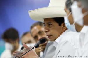 Denuncia contra presidente del Congreso de Perú por conspirar contra Castillo