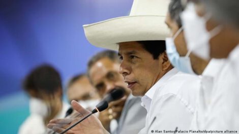 Denuncia contra presidente del Congreso de Perú por conspirar contra Castillo