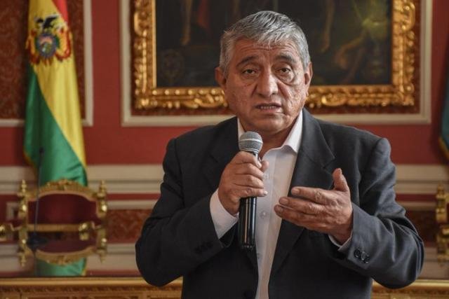 Arias reprocha fiestas desenfrenadas en La Paz