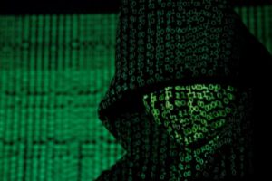 Ciberataque en Ucrania afecta páginas del Ministerio de Defensa y bancos