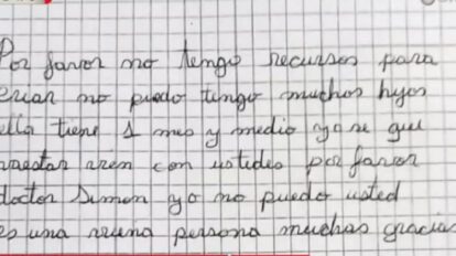 Mujer abandona a su bebé en un centro de Salud