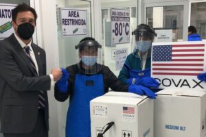 Vacunas Pfizer en Bolivia entregadas por la Embajada de EE.UU.