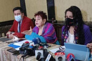 Evo Morales y exministros defienden su integridad