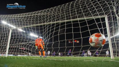 El penal ejecutado por Ferrán Torres para el empate de Barcelona en Europa League