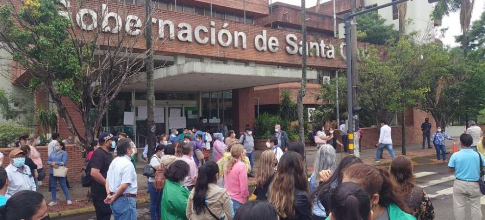 Paro de trabajadores del Sedes en Santa Cruz por mejores condiciones laborales