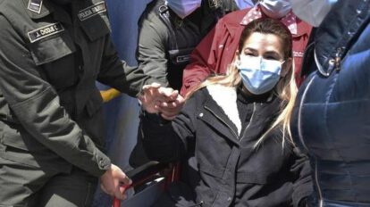 Jeanine Añez es acusada de atentar contra su vida por el Gobierno
