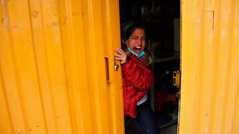 Carolina Ribera es sacada del penal de Miraflores