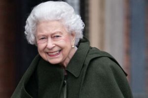 Reina Isabel II positivo a Covid-19