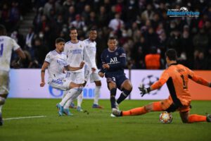 Kylian Mbappé marca el gol del triunfo del PSG al Real Madrid en Champions