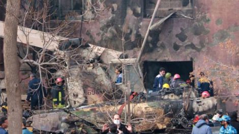 Avión de combate se estrella en Irán