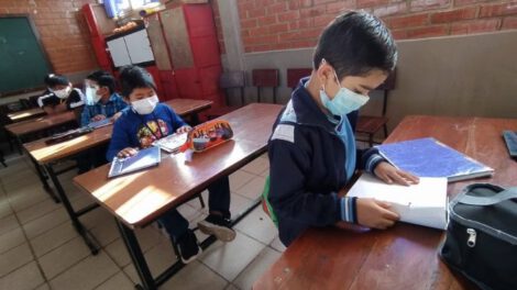 Retorno a clases presenciales en La Paz bajo autorización de los padres