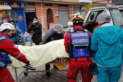 Mujer mata a sus hijos e intenta quitarse la vida