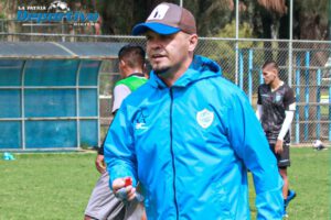Francisco Argüello dirige al equipo del pueblo Aurora