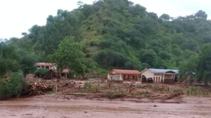 Desborde de la quebrada Itayuro afecta a 400 familias