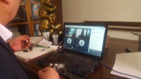 Jueces y vocales deben prender sus cámaras en audiencias virtuales