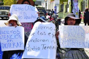 Centros oncológicos en La Paz no operan por falta de personal