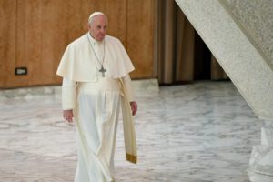 Papa visita embajada rusa para expresar preocupación por el conflicto con Ucrania