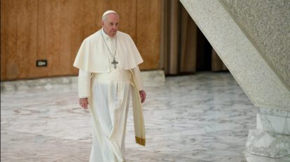 Papa visita embajada rusa para expresar preocupación por el conflicto con Ucrania