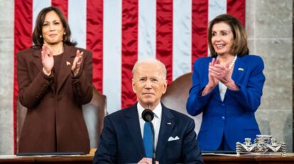 Biden veta aeronaves rusas de su espacio aéreo