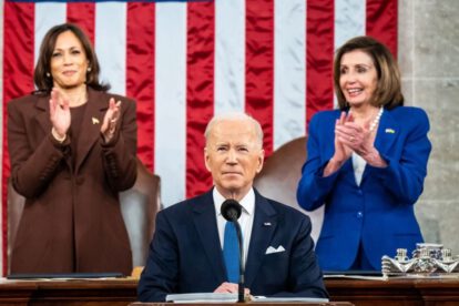 Biden veta aeronaves rusas de su espacio aéreo