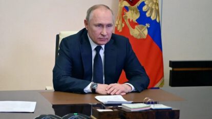 Putin advierte a países vecinos sobre la situación con Ucrania
