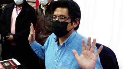 Jesús Vera se pronuncia sobre la orden de aprehensión en conferencia de prensa