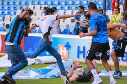 Tragedia en la Liga MX tras enfrentamiento campal en Querétaro