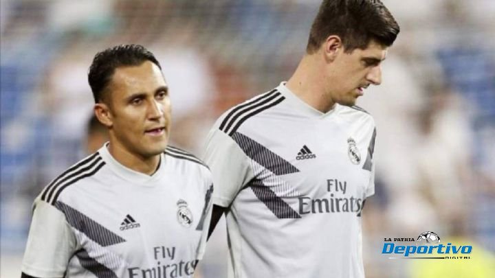 Keylor Navas en el PSG enfrentando a Courtois del Real Madrid