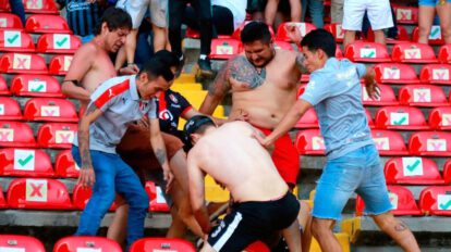 Restricciones de ingreso a estadios tras disturbios en el partido Querétaro-Atlas