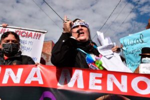 Marcha de Mujeres Creando en La Paz contra la violencia machista y la corrupción judicial