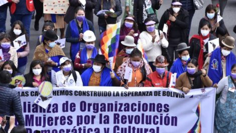 Día Internacional de la Mujer en la marcha del 8M convocada por Choquehuanca