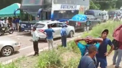 Bloqueo carretera Santa Cruz - Cochabamba