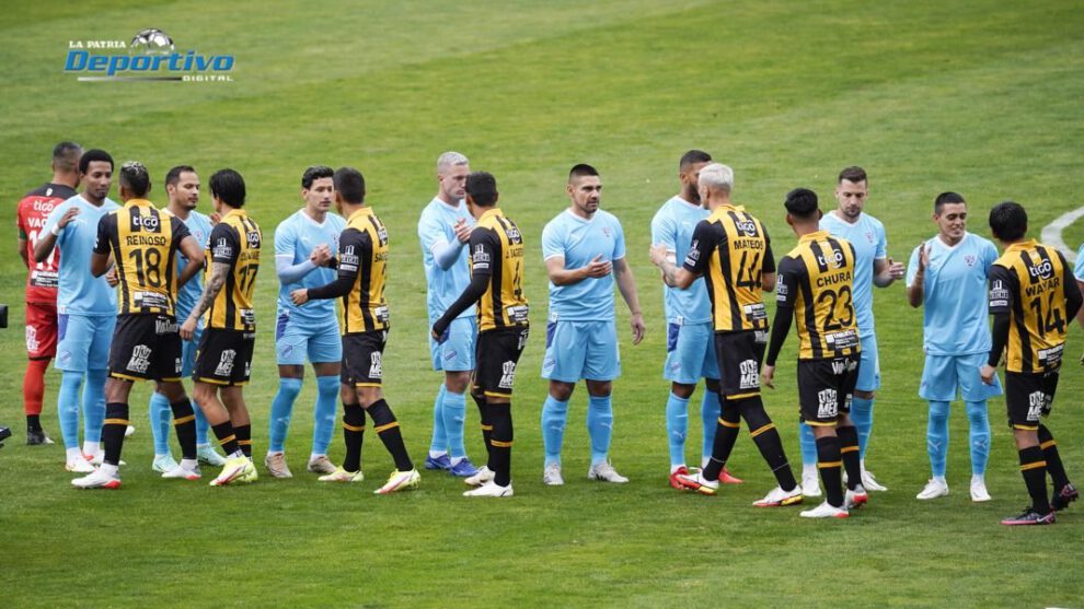partido The Strongest frente Bolívar en el estadio Hernando Siles